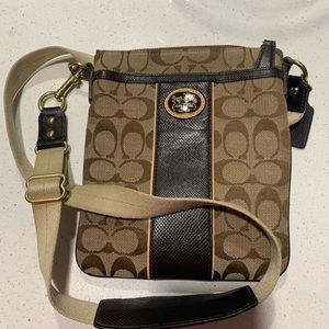 Coach cross over bag.